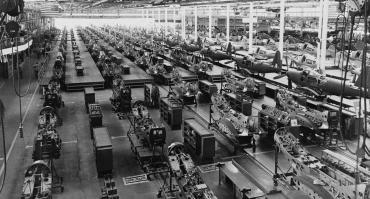 assembly line US manufacturing during ww2