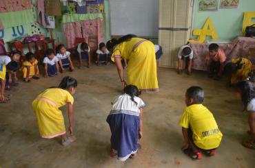 Ngäbe community teacher implements the audio program